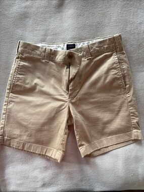 J. Crew Men’s Chino Shorts 7”